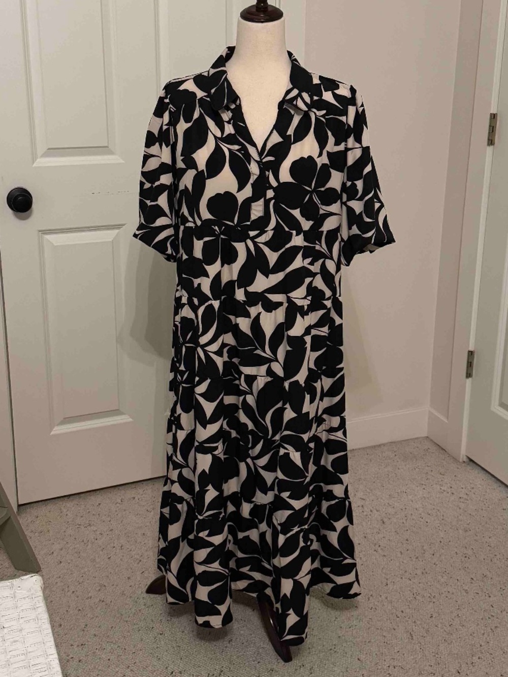 Umgee Black and Off White Floral dress XL - Picture 2 of 7